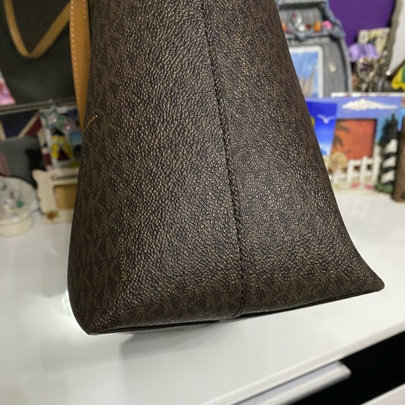 Michael Kors Tote Brown Tan bag - Picture 2 of 7